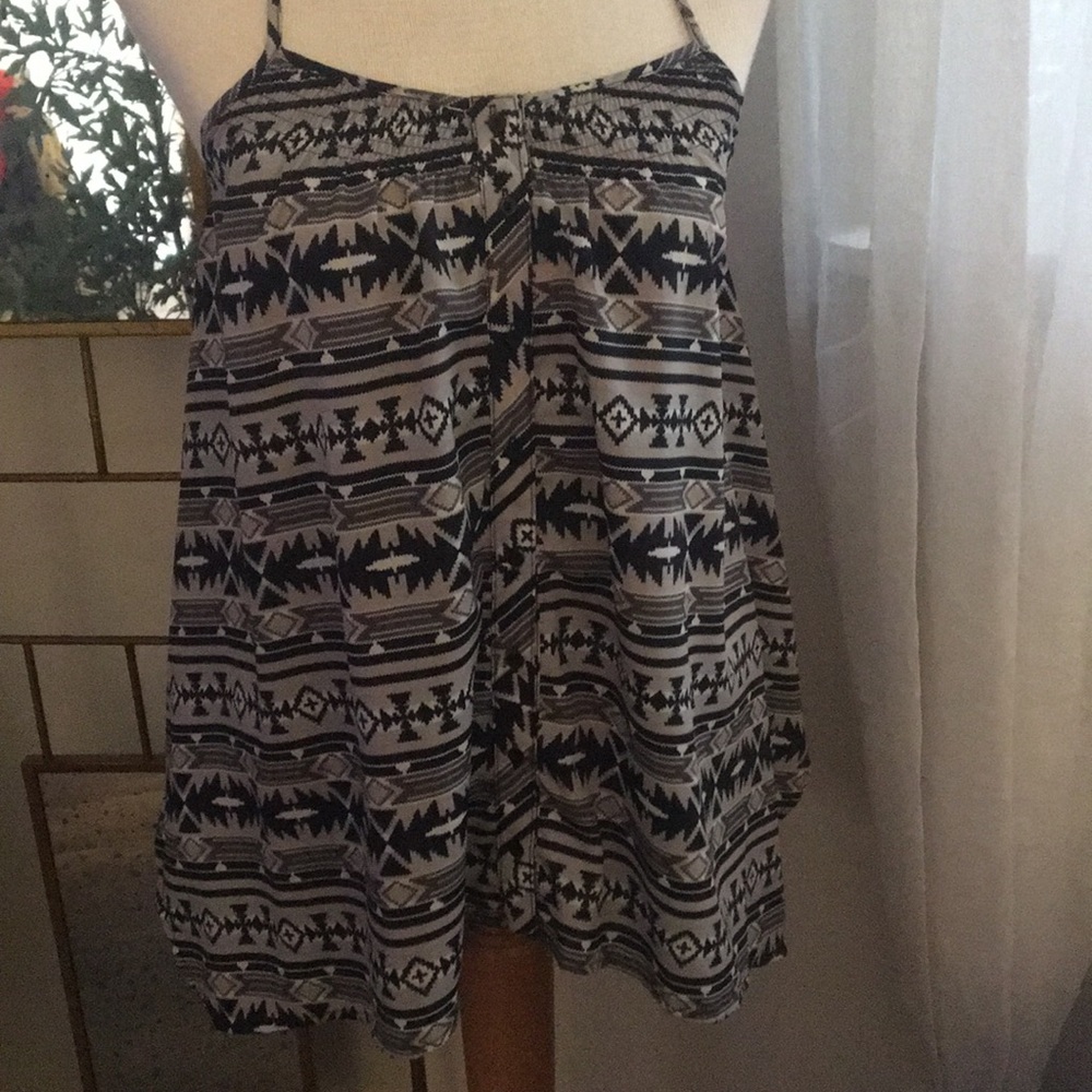 Aztec Print Top - Picture 5 of 8